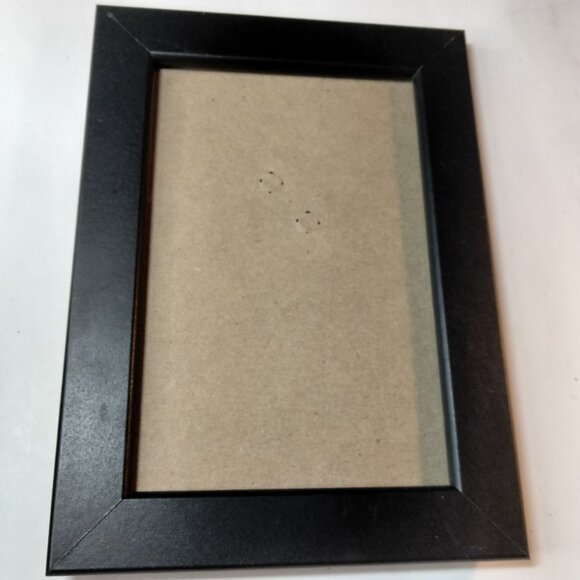 Black Rectangular Picture Frame 4 x 6 inch Easel Desk Tabletop - Picture 1 of 7